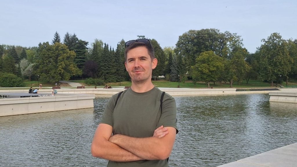 Pavol žije v Poľsku