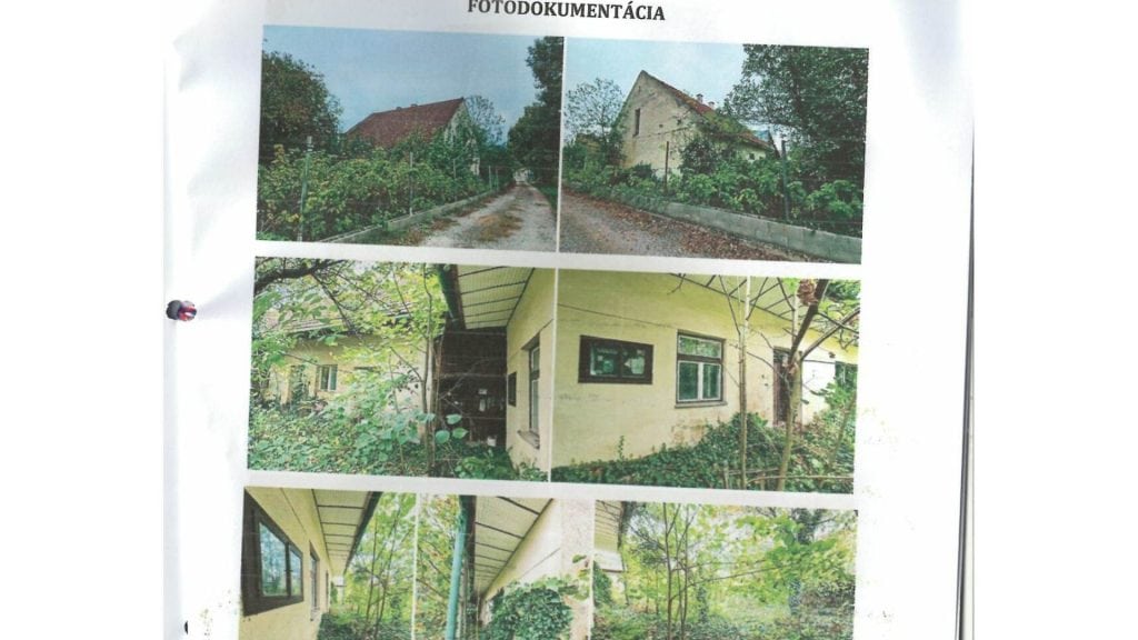 Dom v Uhrovci