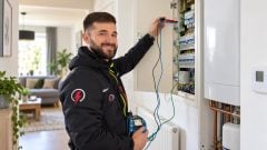 Slováci robia chybu, ktorá im zvyšuje účet za kúrenie. Energetici radia, ako ušetriť peniaze nielen v roku 2026