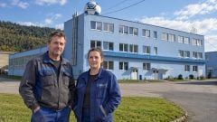 Zvrat v skrachovanej slovenskej fabrike: Výroba pokračuje, prácu si má zachovať 200 ľudí