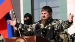 Kadyrov na 50. narodeniny opäť prevzal moc v Čečensku. Putin ho povýšil
