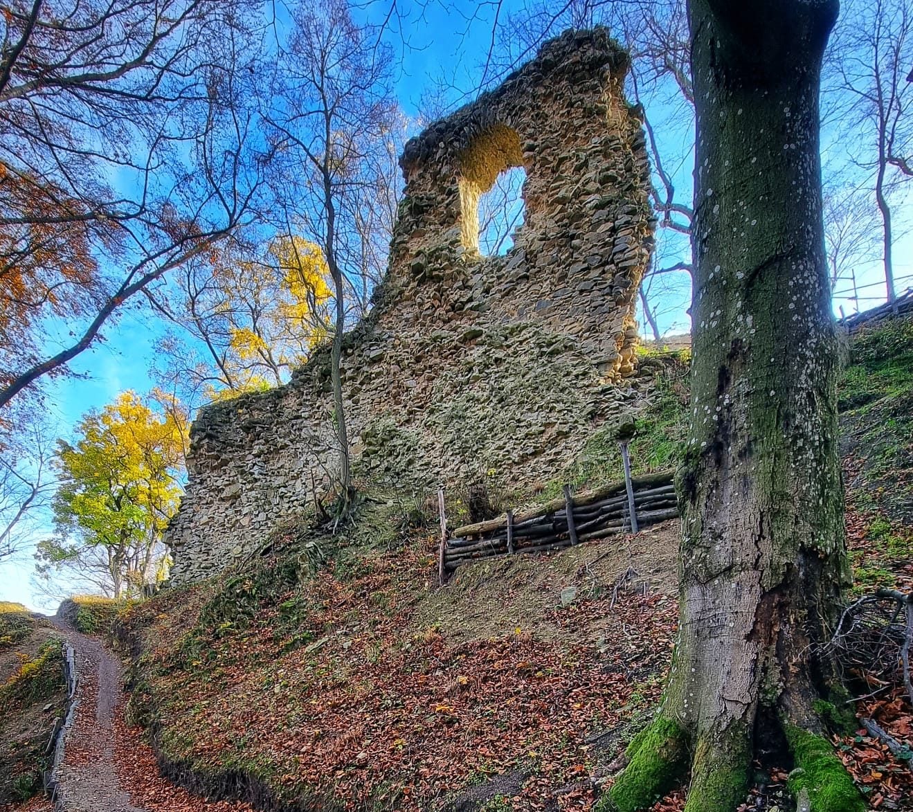 Hrad Biely Kameň