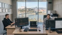 Zamestnanci v IT sektore majú konkurenciu v AI