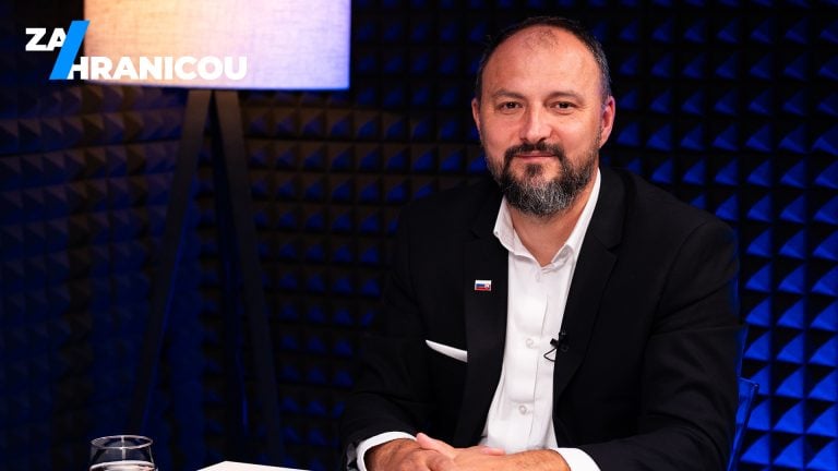 Za hranicou Vladimír Bednár